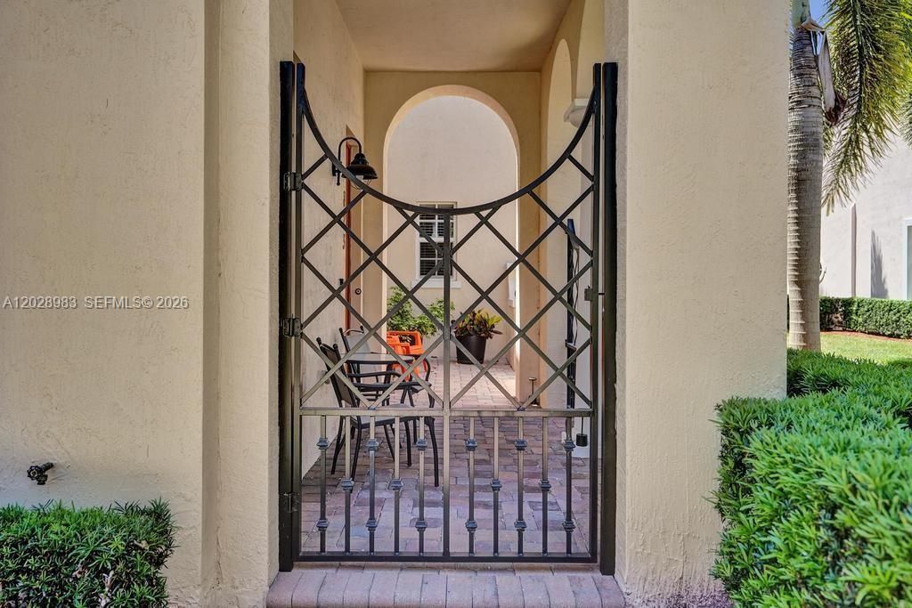 823 NW 82nd Ln , Boca Raton, FL 33487 Photo