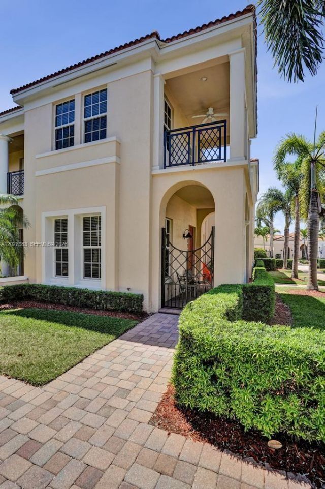 823 NW 82nd Ln , Boca Raton, FL 33487 Photo