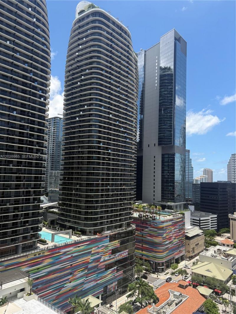 999 SW 1st Ave, Unit 2202, Miami, FL 33130 Main Photo