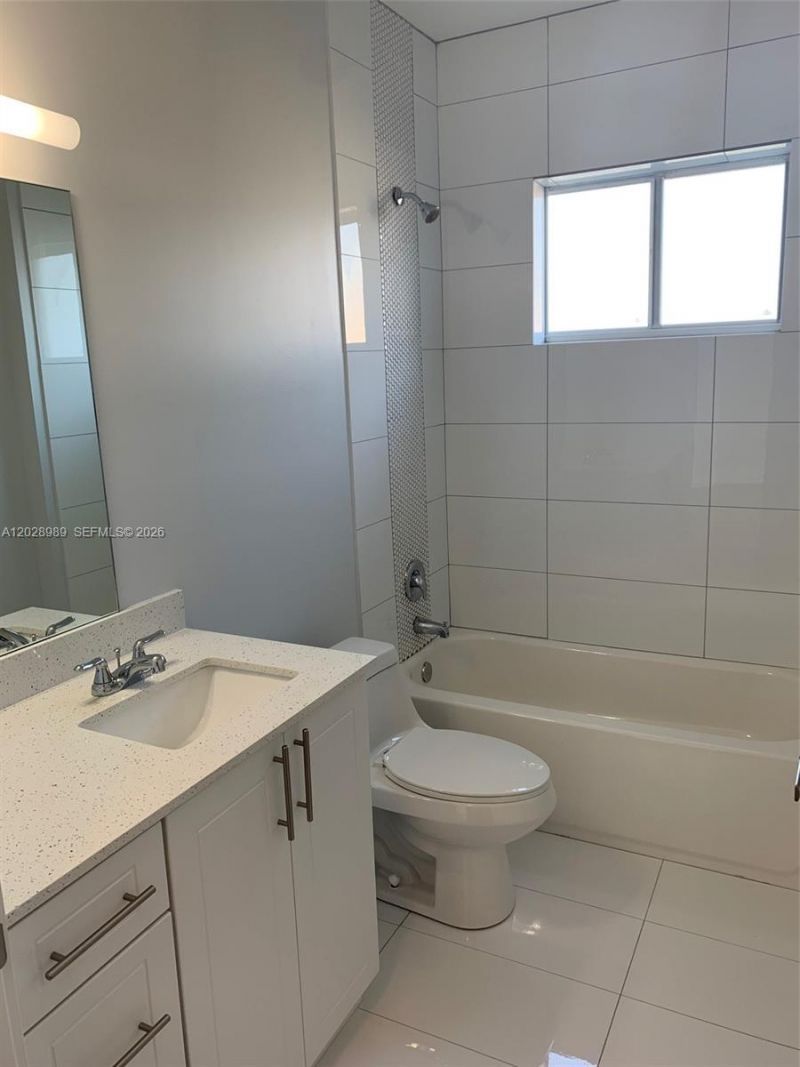 807 E 28th St , Unit 807, Hialeah, FL 33013 Photo