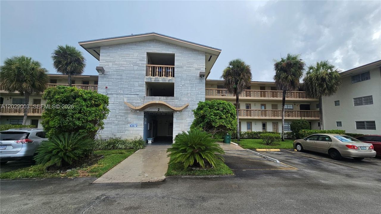17000 NE 14th Ave , Unit 109, Miami, FL 33162 Photo