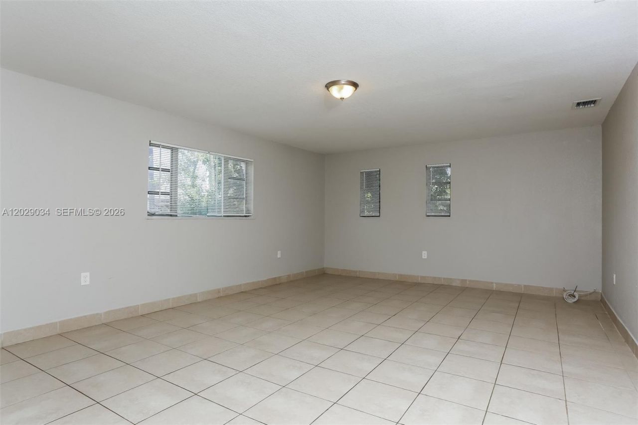 731 NW 175th Dr , Miami Gardens, FL 33169 Photo