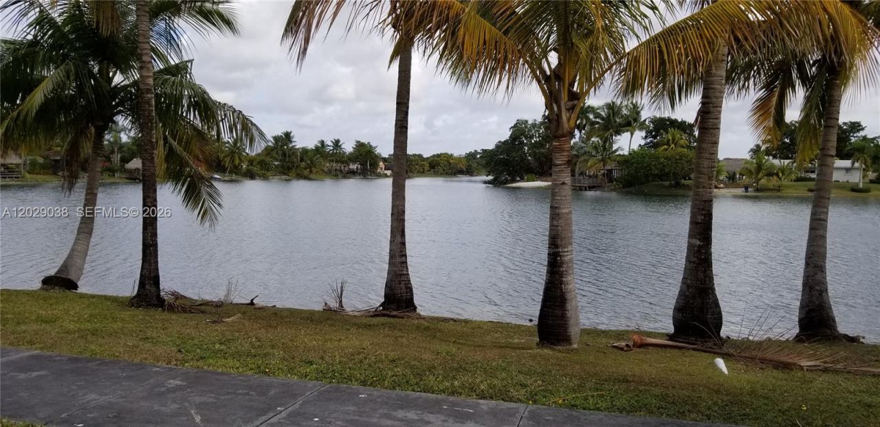 14201 N Kendall Dr , Unit 212-D, Miami, FL 33186 Photo