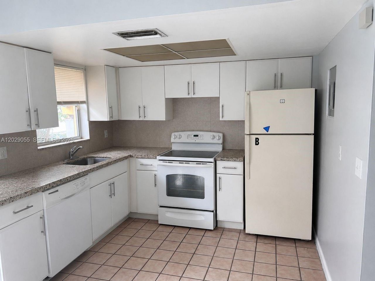 2512 NW 52nd Ave , Unit 22B, Lauderhill, FL 33313 Photo