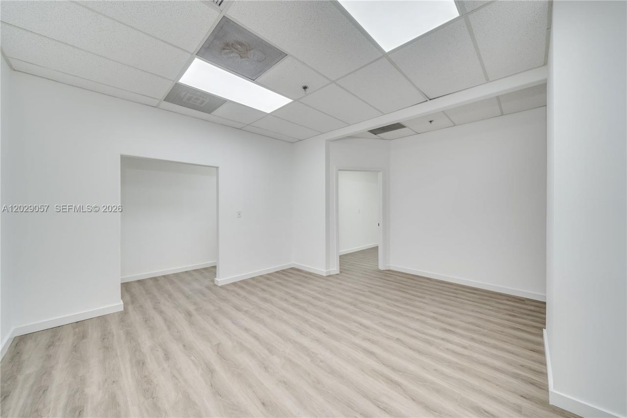 7500 NW 25th St , Unit 220, Miami, FL 33122 Photo