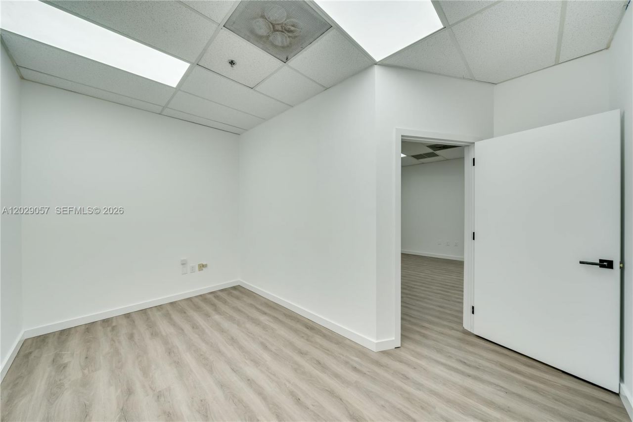 7500 NW 25th St , Unit 220, Miami, FL 33122 Photo