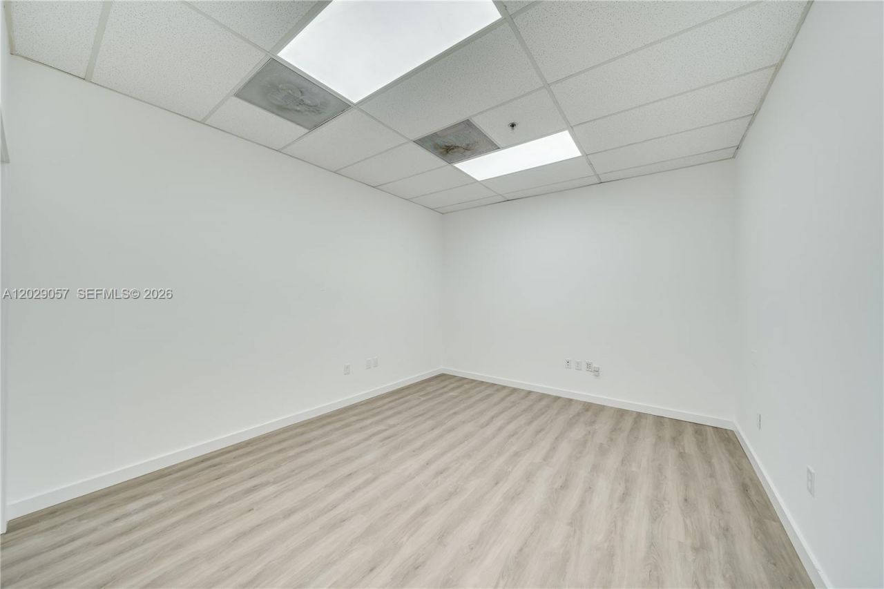 7500 NW 25th St , Unit 220, Miami, FL 33122 Photo