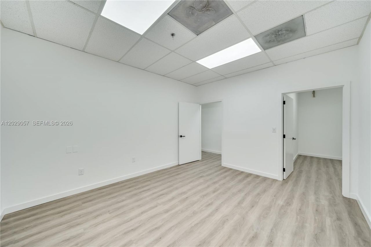7500 NW 25th St , Unit 220, Miami, FL 33122 Photo