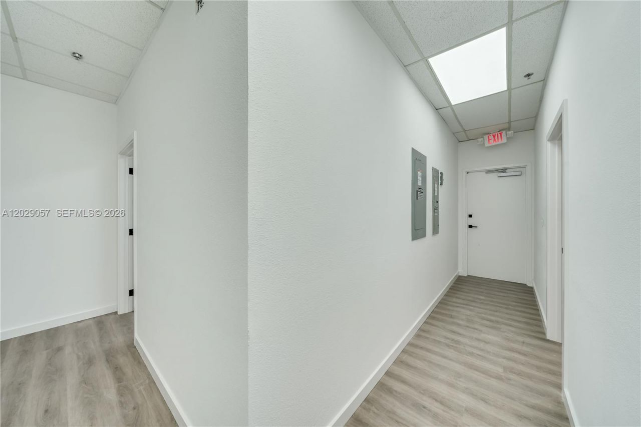 7500 NW 25th St , Unit 220, Miami, FL 33122 Photo