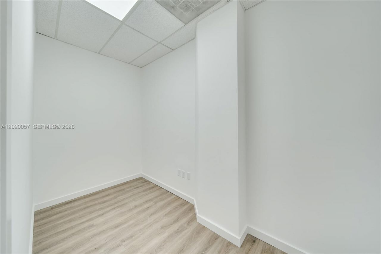 7500 NW 25th St , Unit 220, Miami, FL 33122 Photo