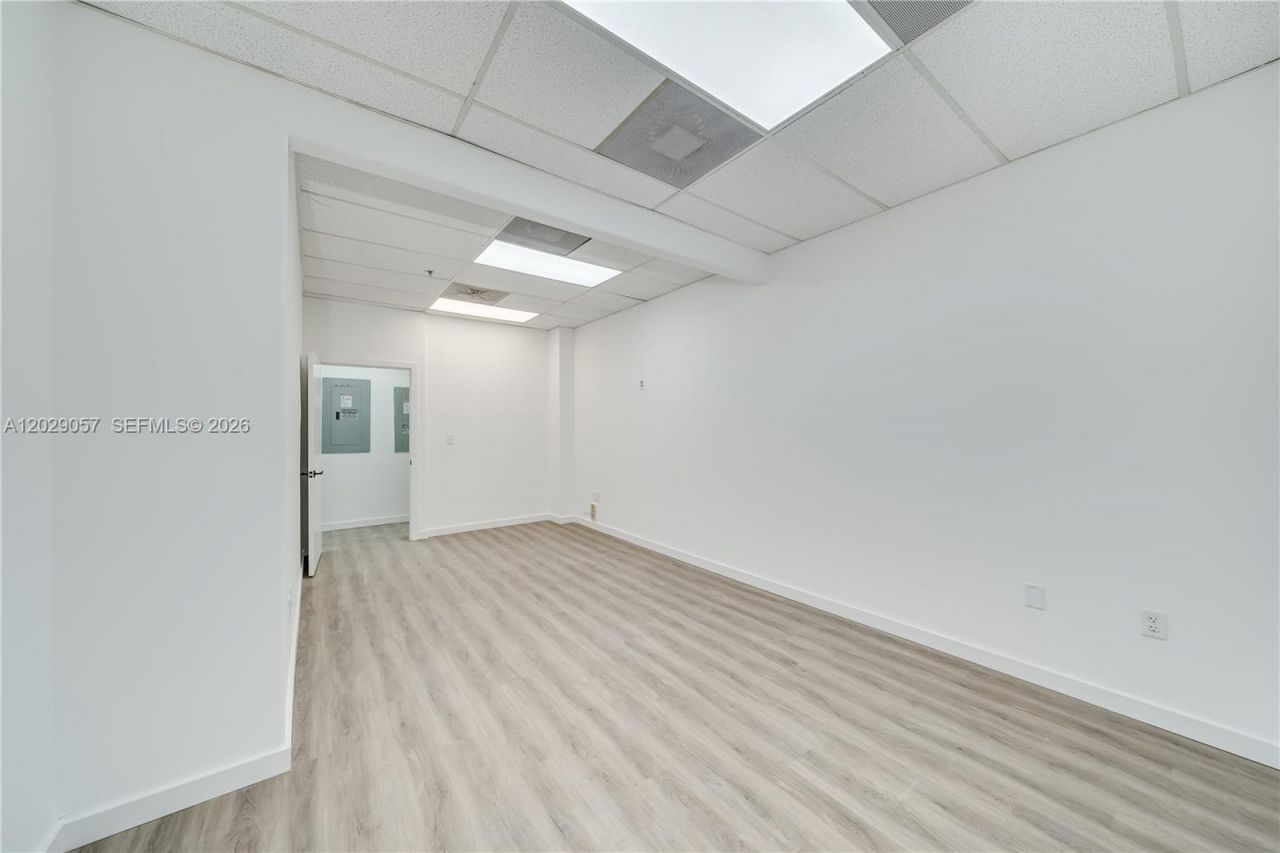 7500 NW 25th St , Unit 220, Miami, FL 33122 Photo