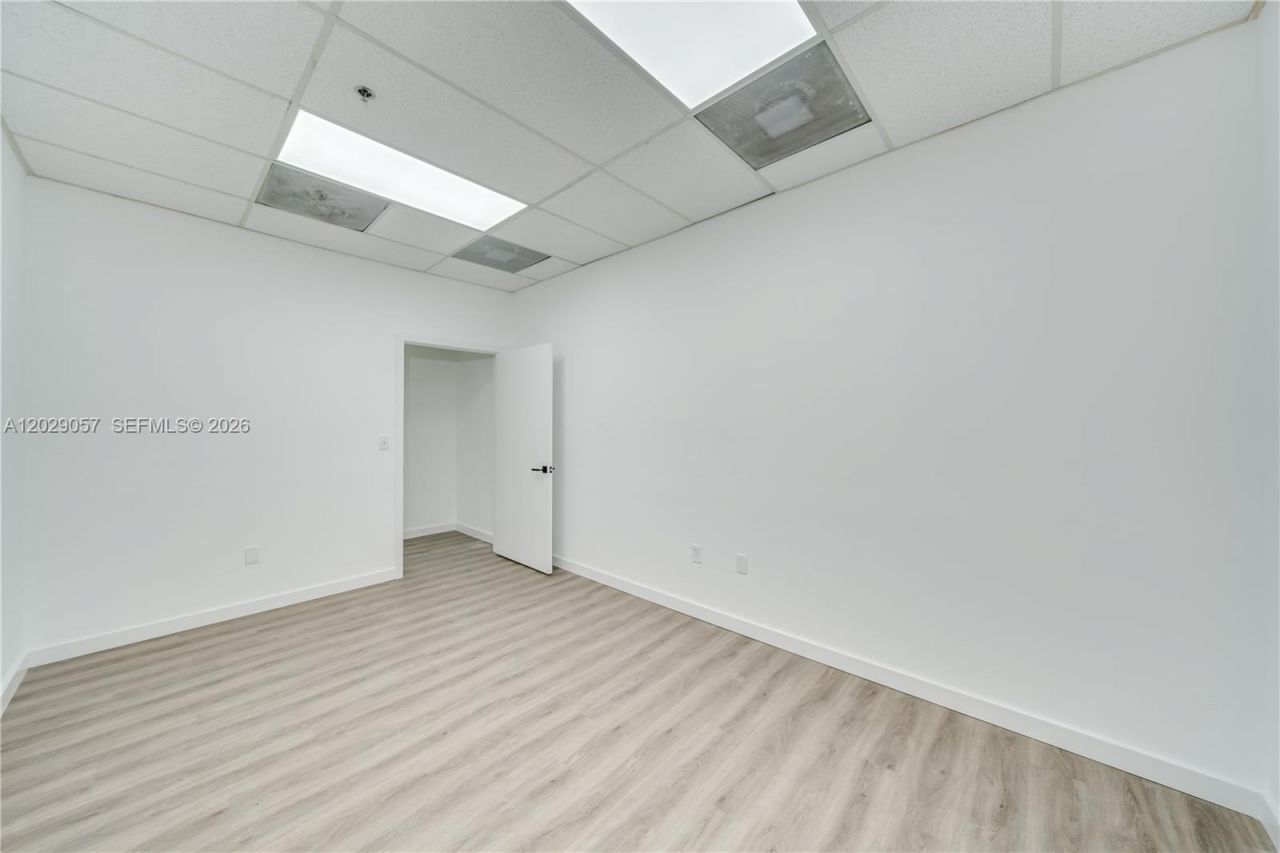 7500 NW 25th St , Unit 220, Miami, FL 33122 Photo
