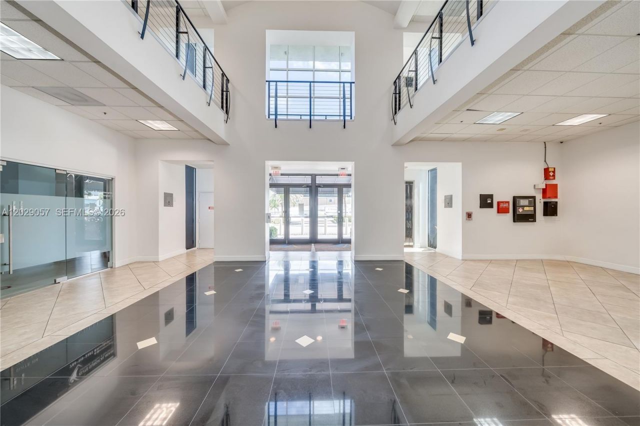 7500 NW 25th St , Unit 220, Miami, FL 33122 Photo