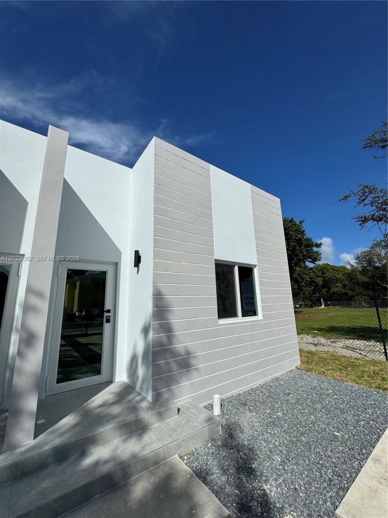 135 NW 60th St, Unit B, Miami, FL 33127 Photo
