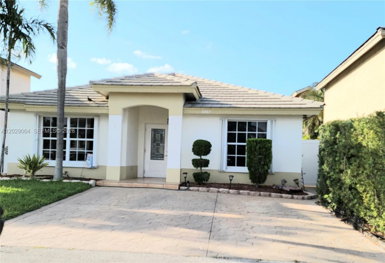 5267 NW 186th Ln, Miami Gardens, FL 33055 Photo