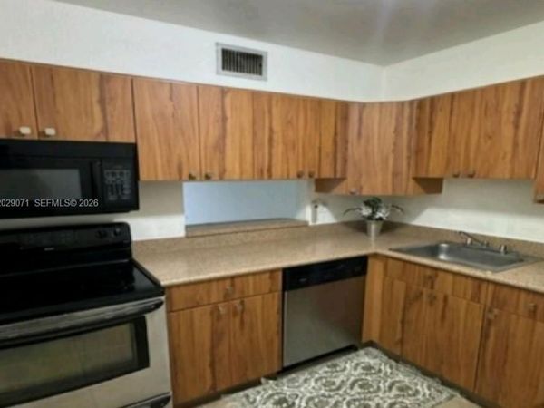5241 Geneva Way , Unit 202, Doral, FL 33166