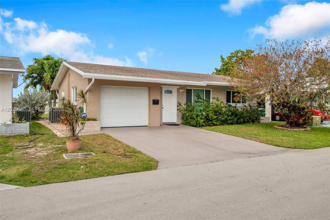 4905 NW 47th Ave, Tamarac, FL 33319 Photo