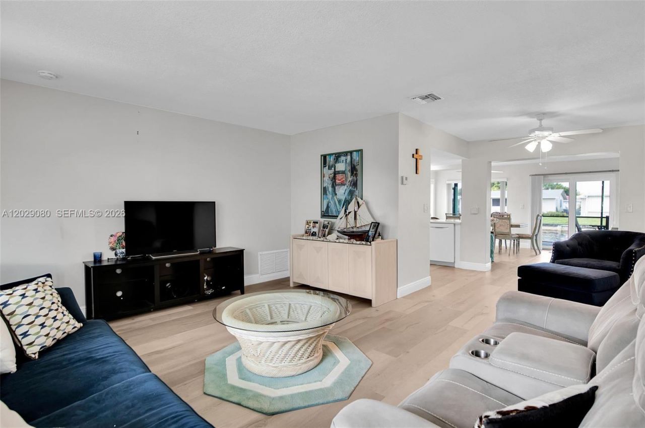 4905 NW 47th Ave, Tamarac, FL 33319 Photo