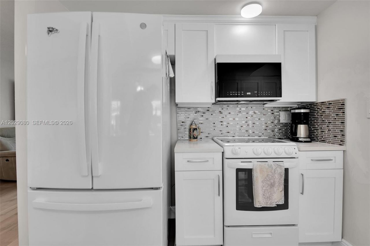 4905 NW 47th Ave, Tamarac, FL 33319 Photo