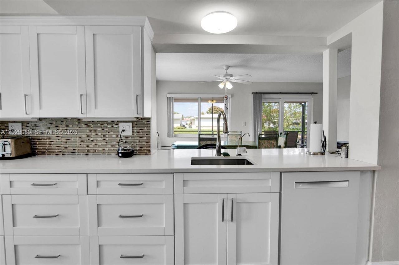 4905 NW 47th Ave, Tamarac, FL 33319 Photo