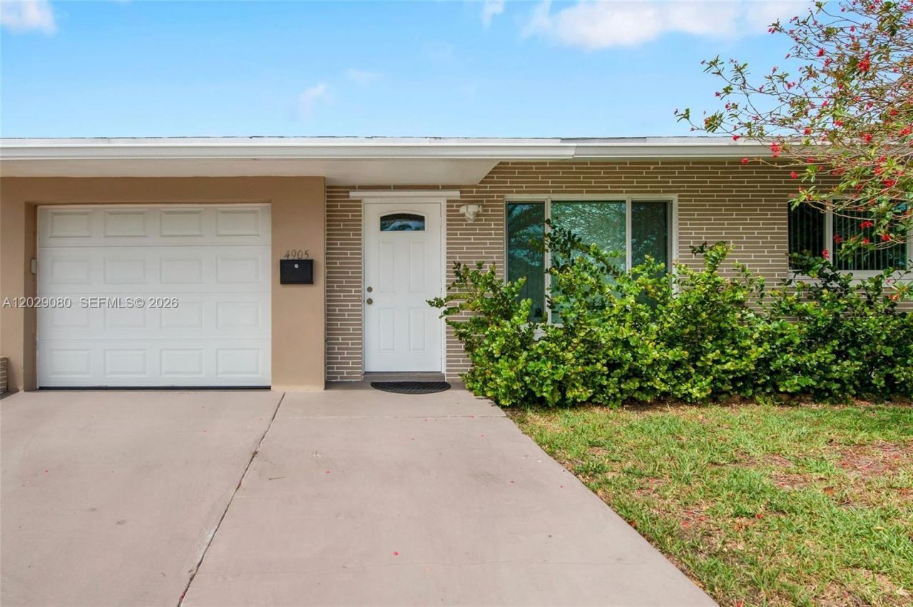 4905 NW 47th Ave, Tamarac, FL 33319 Photo