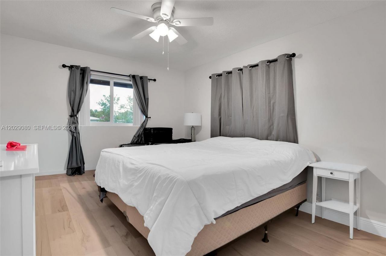 4905 NW 47th Ave, Tamarac, FL 33319 Photo