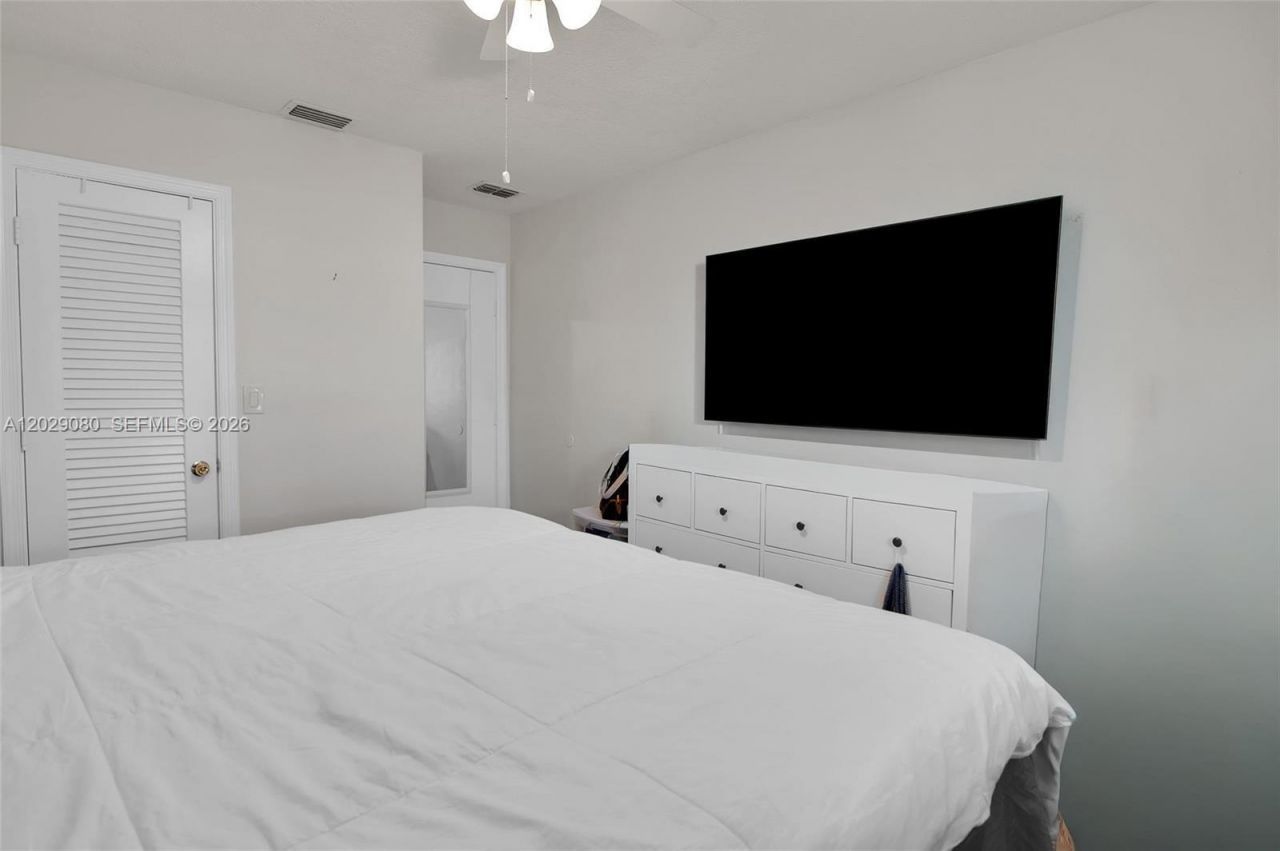 4905 NW 47th Ave, Tamarac, FL 33319 Photo
