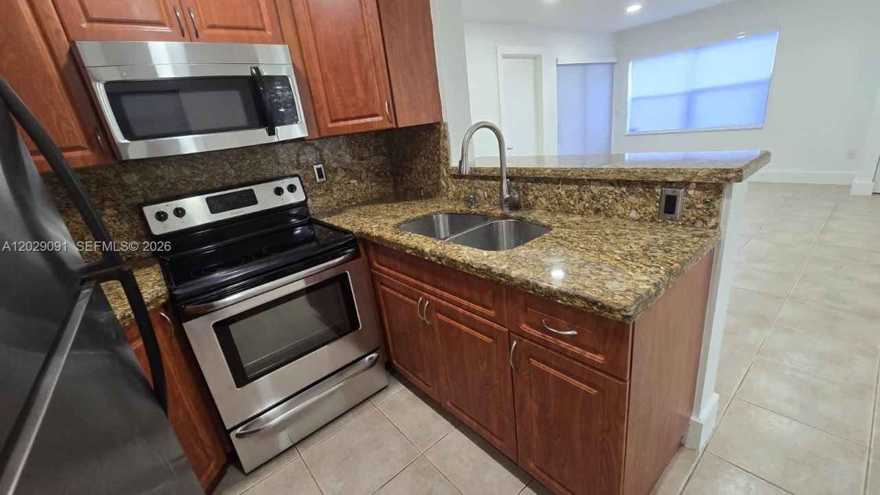 6515 W 26th Dr, Unit 12-38, Hialeah, FL 33016 Photo