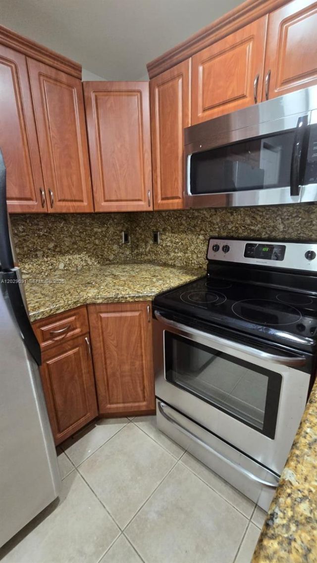 6515 W 26th Dr, Unit 12-38, Hialeah, FL 33016 Photo