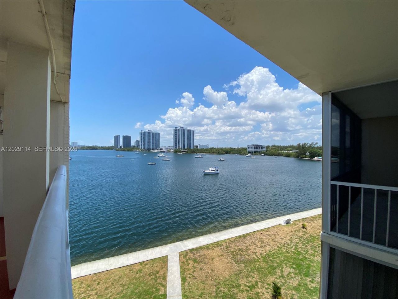 2920 Point East Dr , Unit N611, Aventura, FL 33160 Photo
