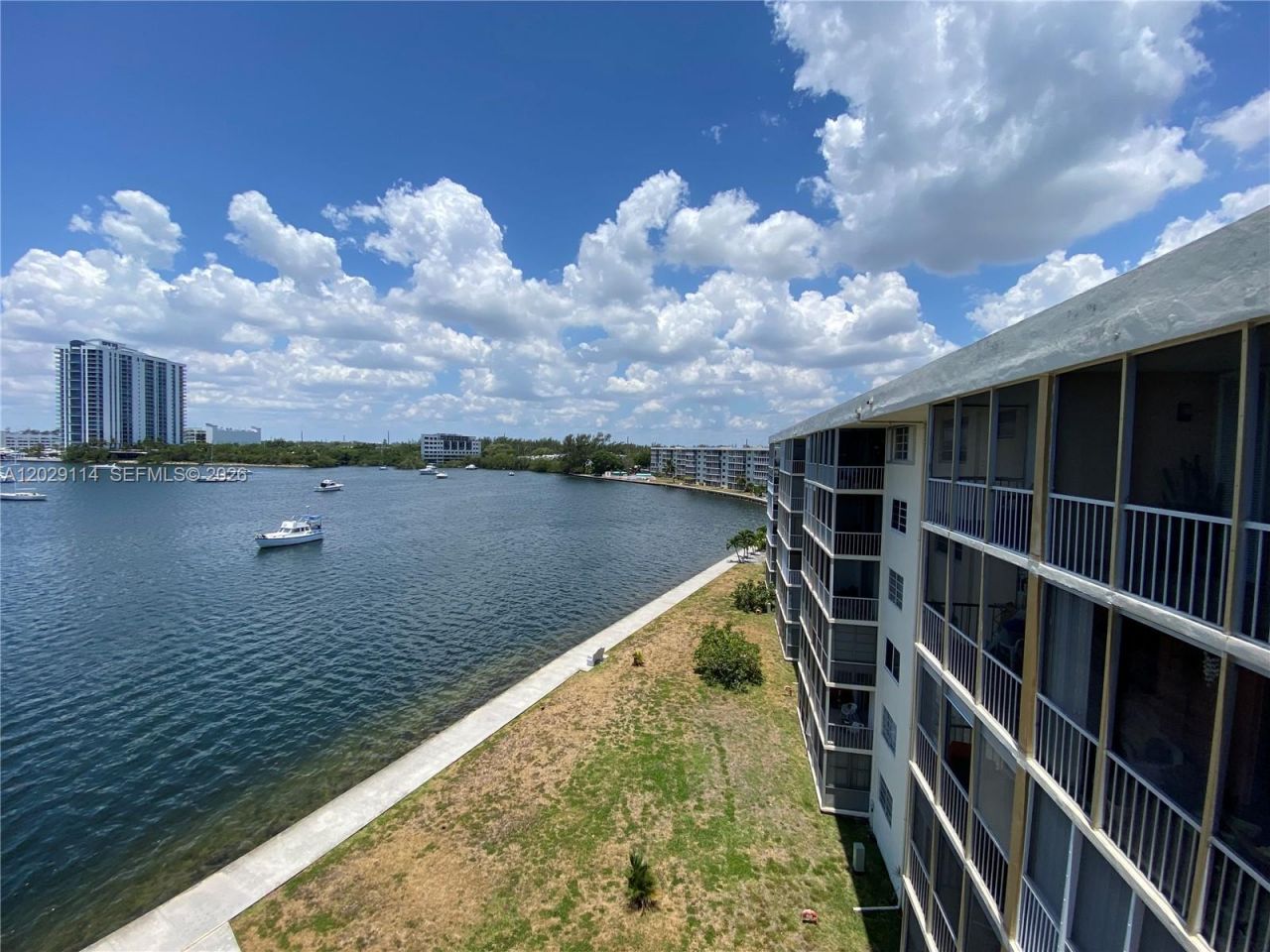 2920 Point East Dr , Unit N611, Aventura, FL 33160 Photo