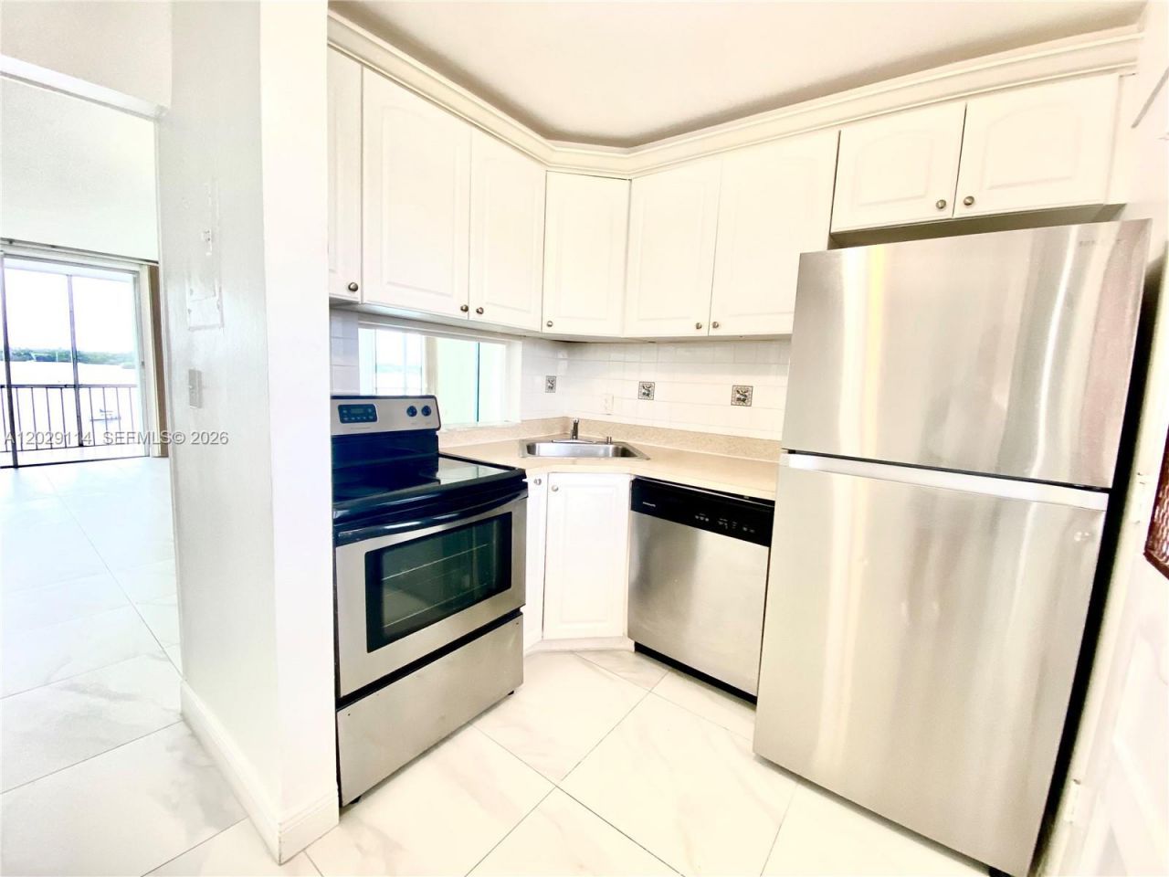 2920 Point East Dr , Unit N611, Aventura, FL 33160 Photo