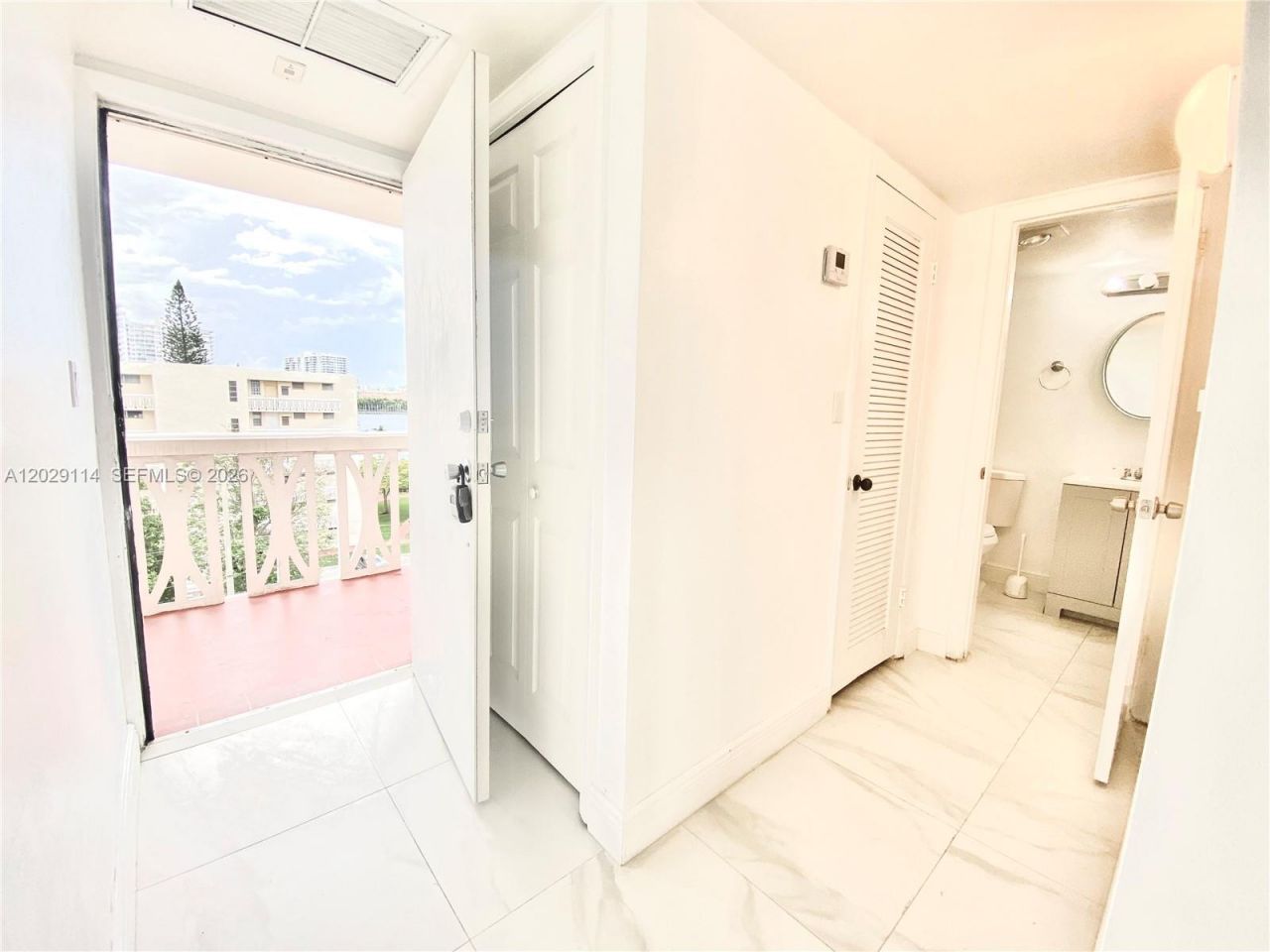2920 Point East Dr , Unit N611, Aventura, FL 33160 Photo