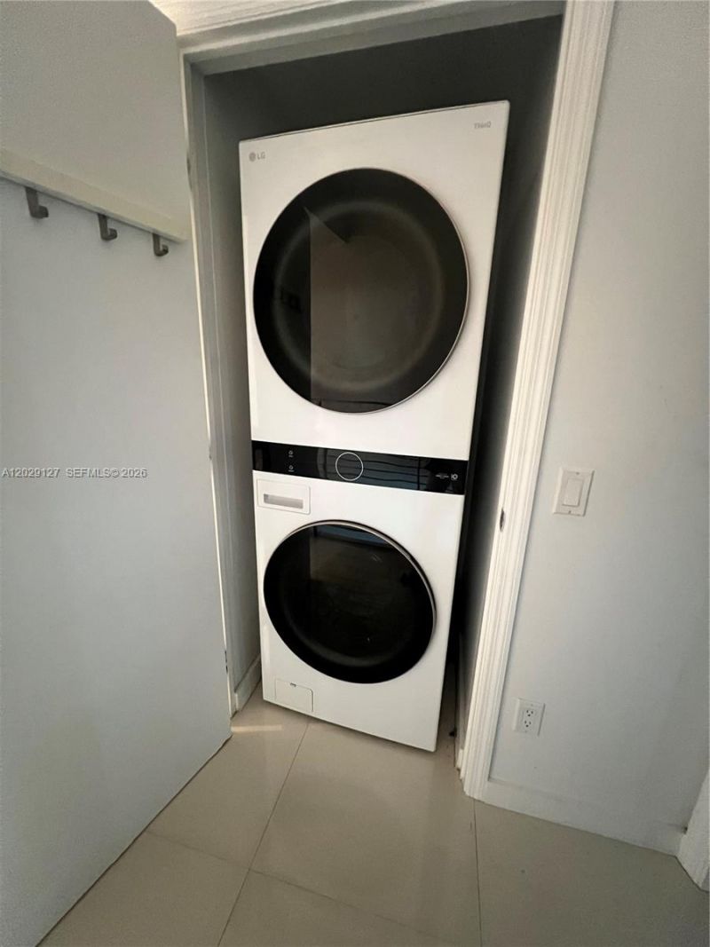 60 SW 13th St, Unit 2207, Miami, FL 33130 Photo
