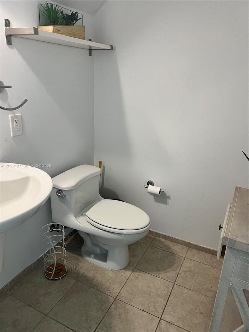 60 SW 13th St, Unit 2207, Miami, FL 33130 Photo