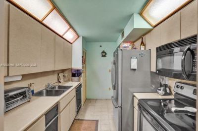 151 SE 15th Rd , Unit 502, Miami, FL 33129 Photo