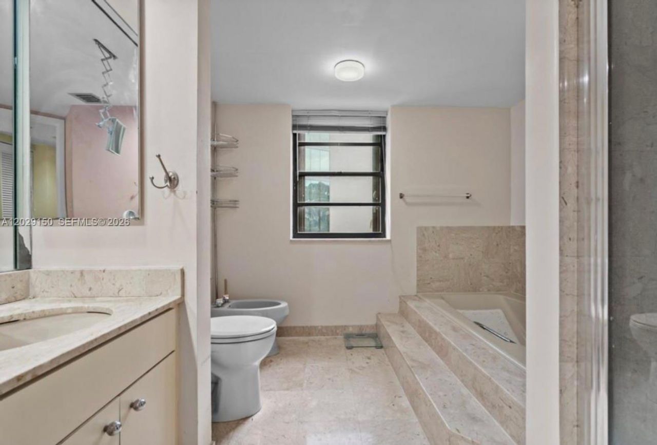 151 SE 15th Rd, Unit 502, Miami, FL 33129 Photo