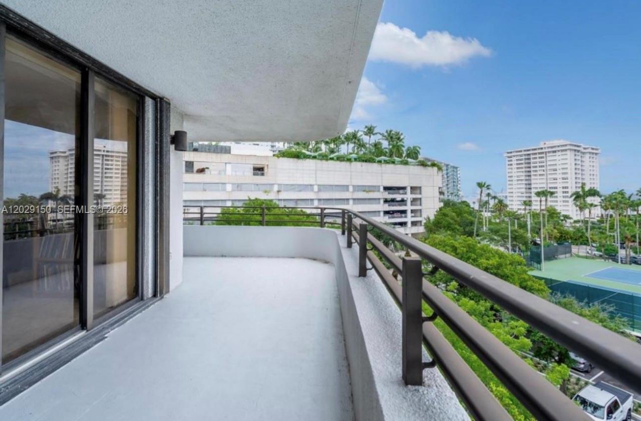 151 SE 15th Rd, Unit 502, Miami, FL 33129 Photo