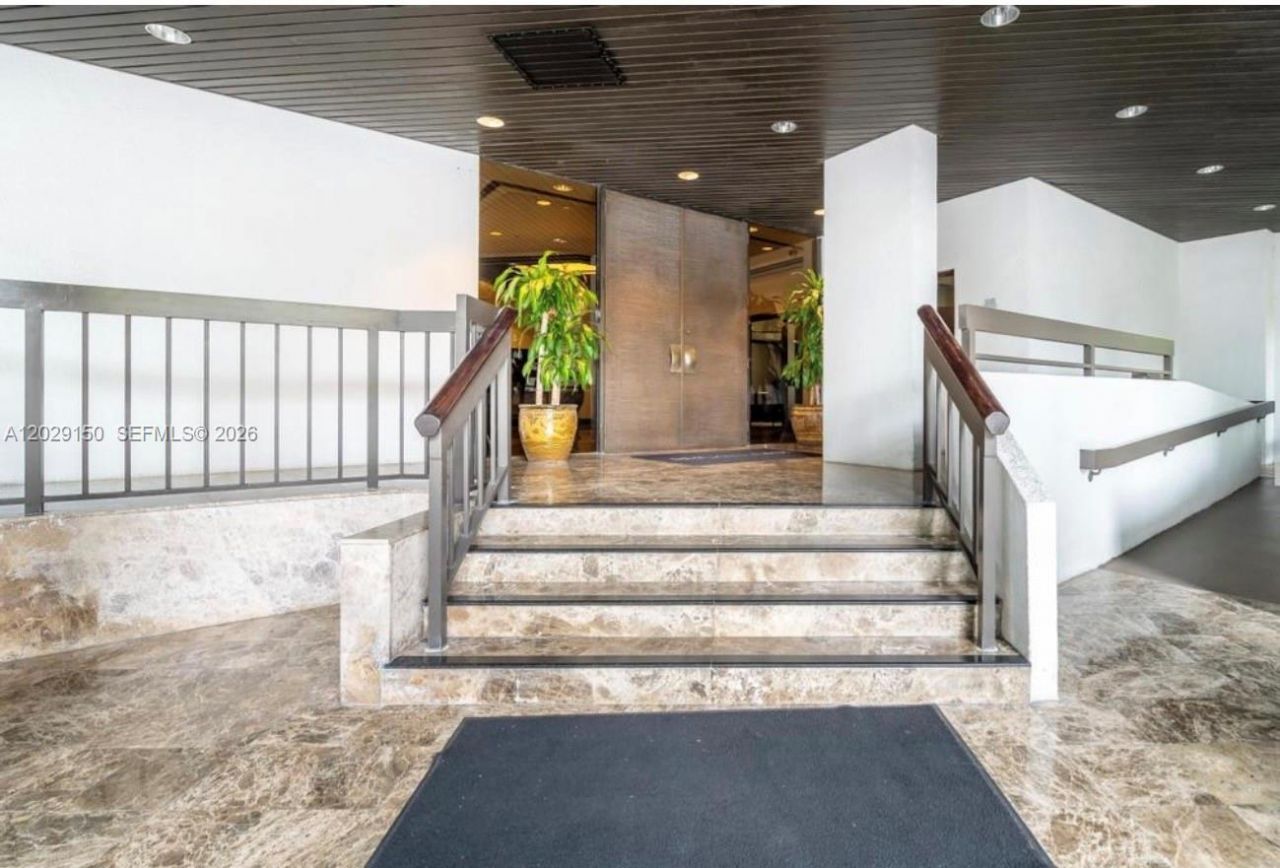 151 SE 15th Rd, Unit 502, Miami, FL 33129 Photo