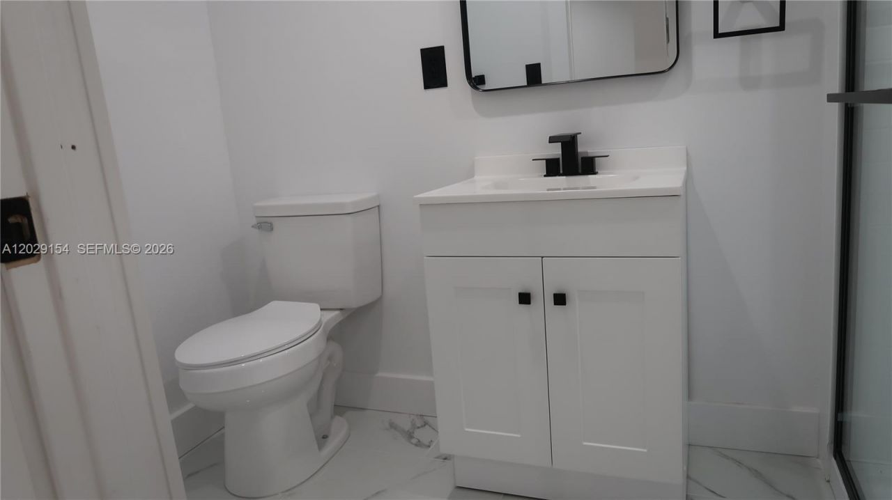 8220 NW 199th St , Unit 1, Hialeah, FL 33015 Photo
