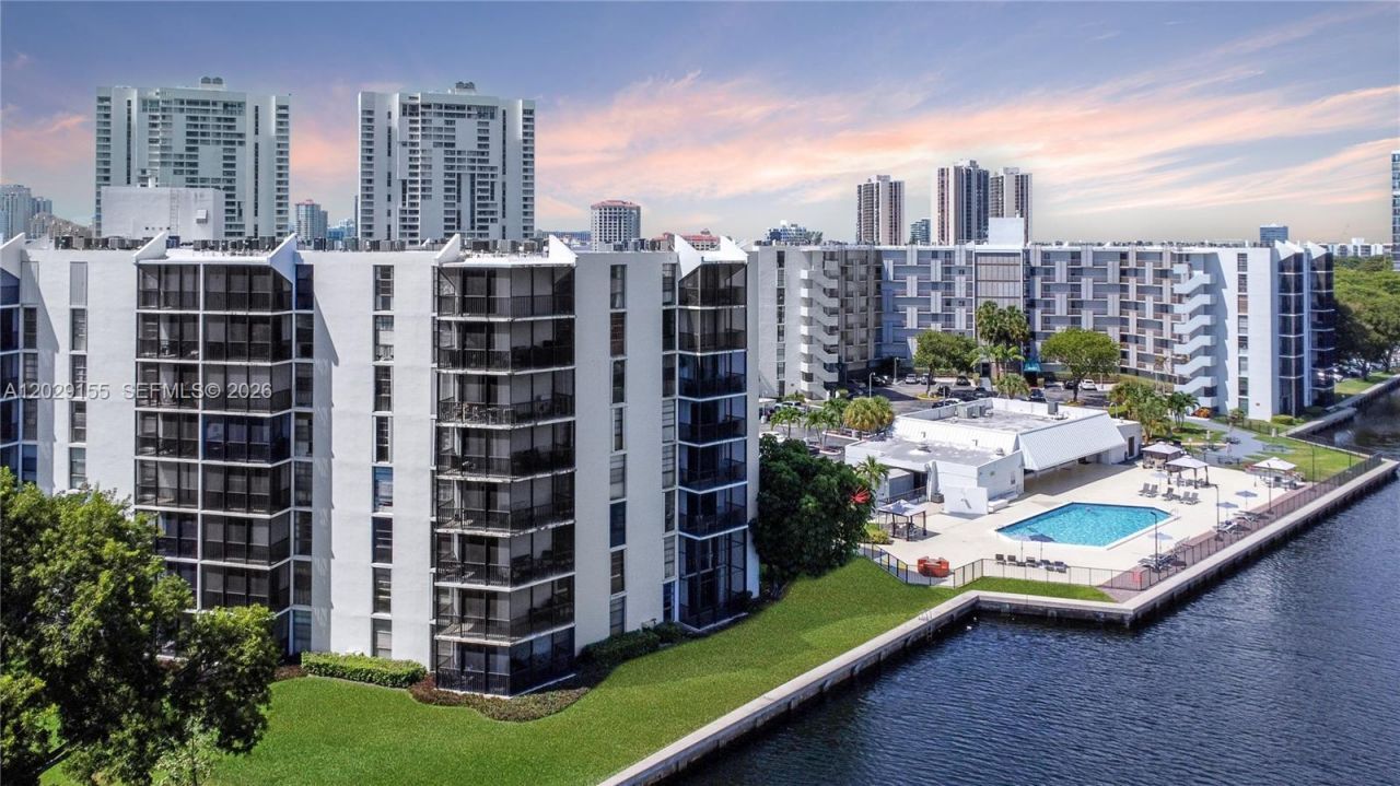 3475 N Country Club Dr , Unit 503, Aventura, FL 33180 Photo