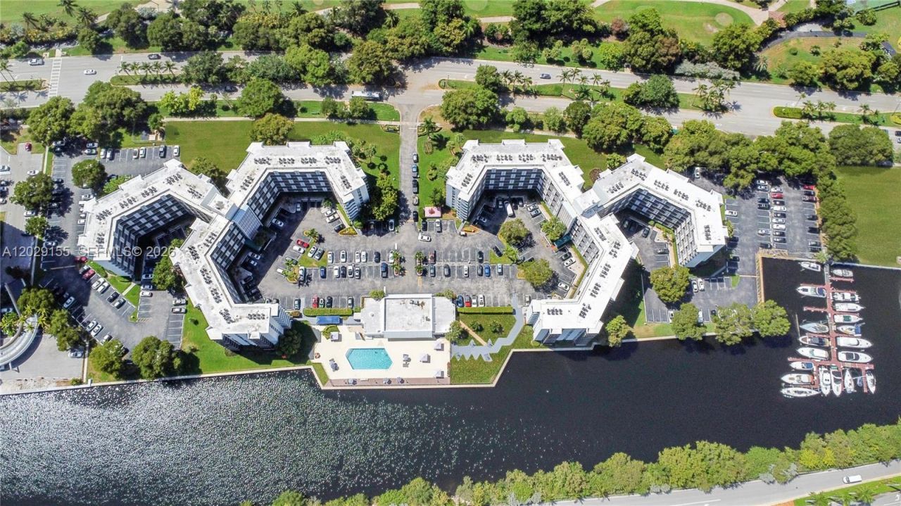 3475 N Country Club Dr , Unit 503, Aventura, FL 33180 Photo