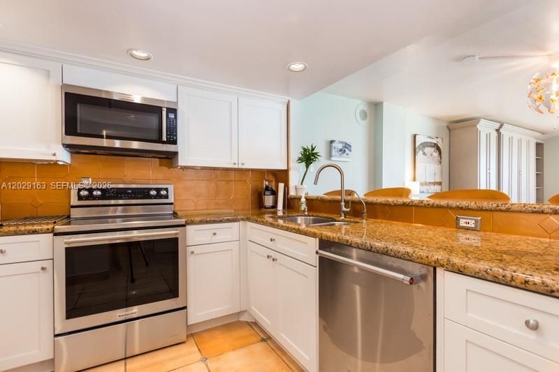 2625 Collins Av, Unit 1403, Miami Beach, FL 33140 Photo