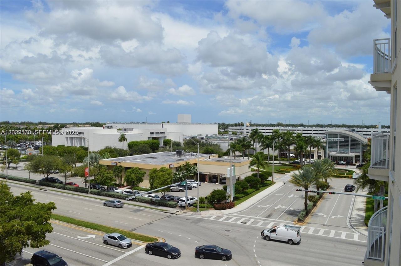 7270 SW 88th St, Unit B502, Miami, FL 33156 Photo