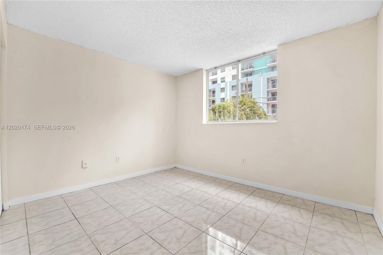 210 SW 11th St, Unit 209, Miami, FL 33130 Photo