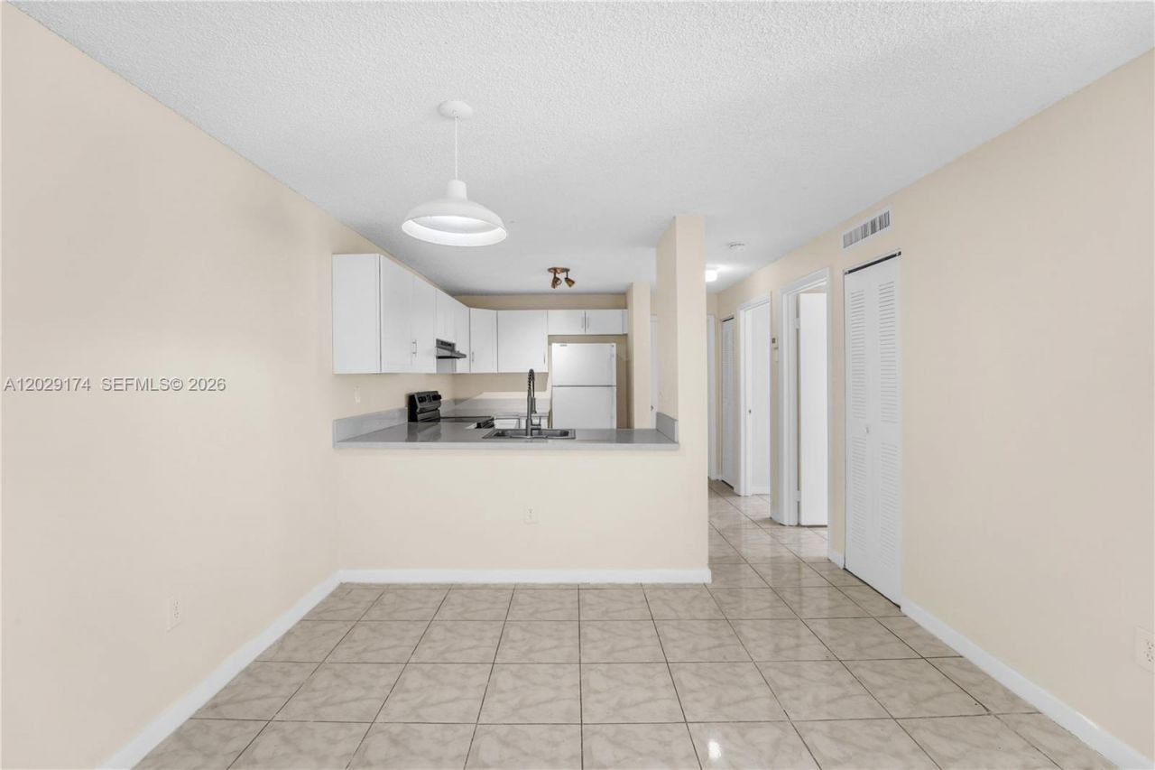 210 SW 11th St, Unit 209, Miami, FL 33130 Photo