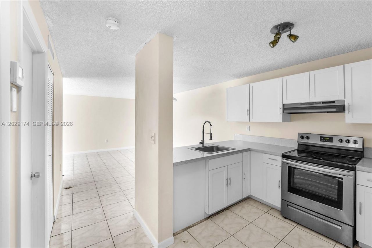 210 SW 11th St, Unit 209, Miami, FL 33130 Photo