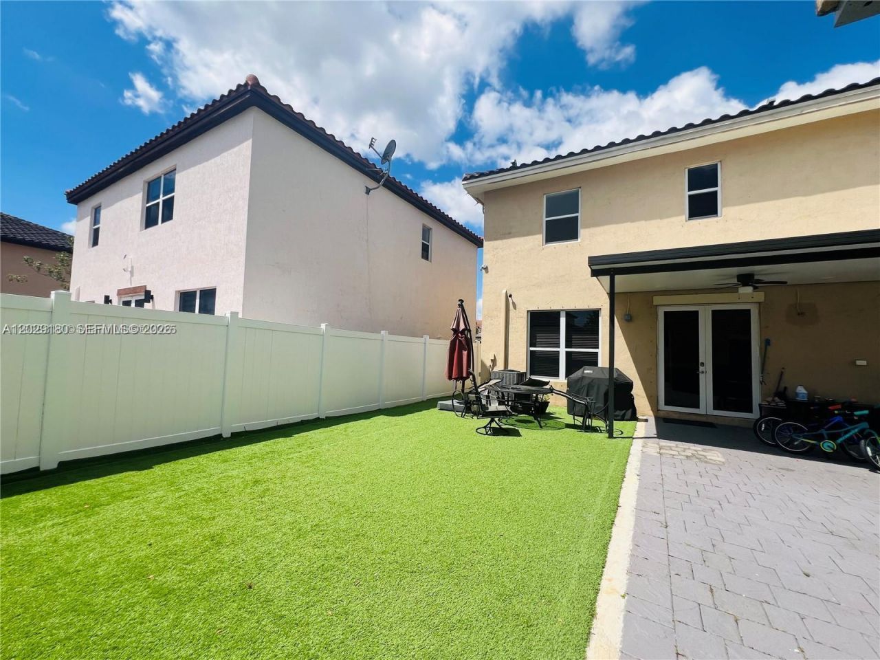 16946 SW 90th Terrace Circle , Miami, FL 33196 Photo