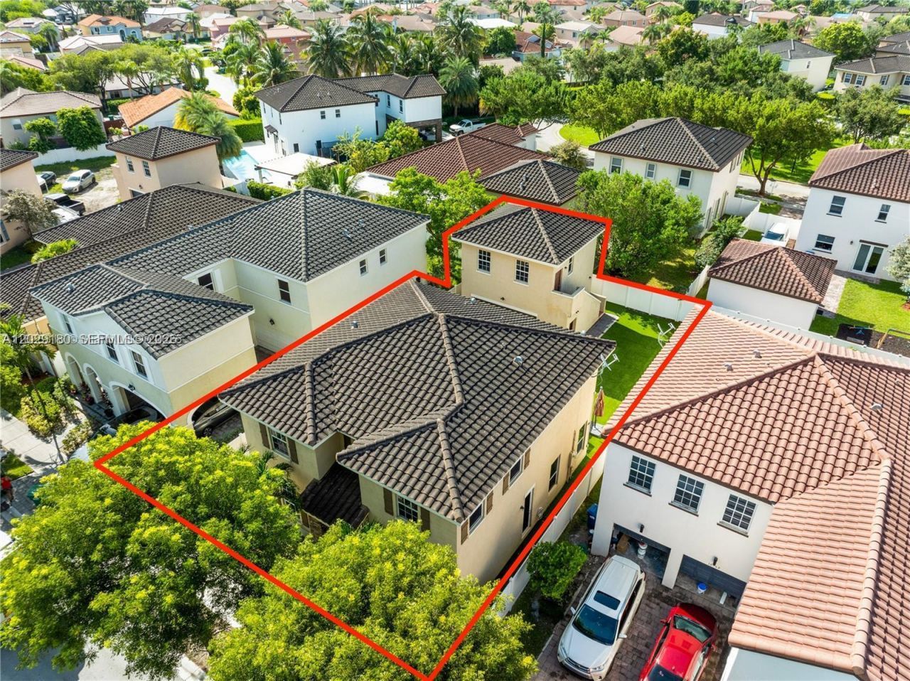 16946 SW 90th Terrace Circle , Miami, FL 33196 Photo