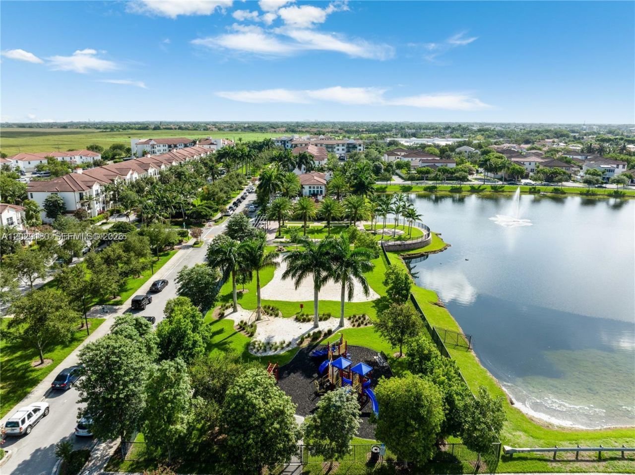16946 SW 90th Terrace Circle , Miami, FL 33196 Photo
